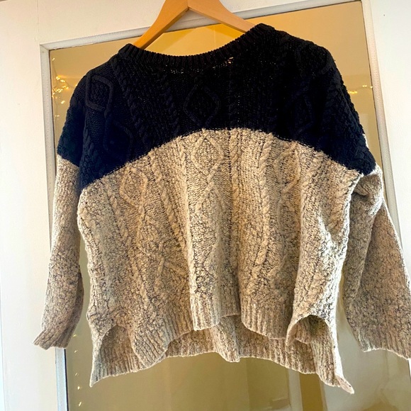 Sweater - Picture 1 of 2